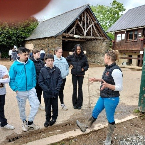 Collège en selle: 1ère séance d’équitation