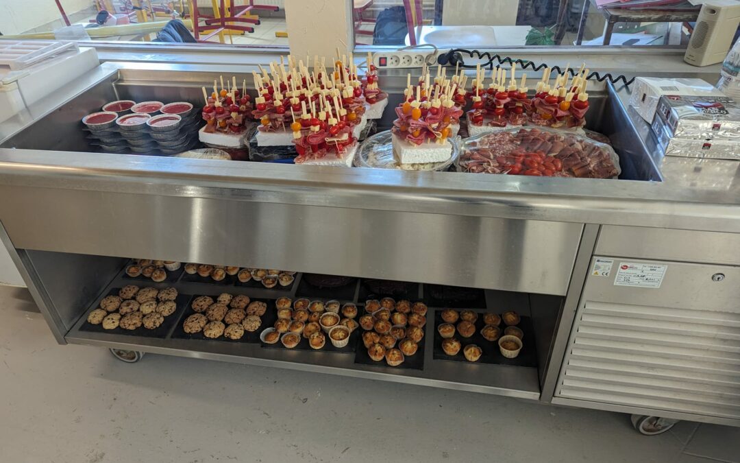 Les élèves de 3eA concoctent un buffet pour 80 personnes